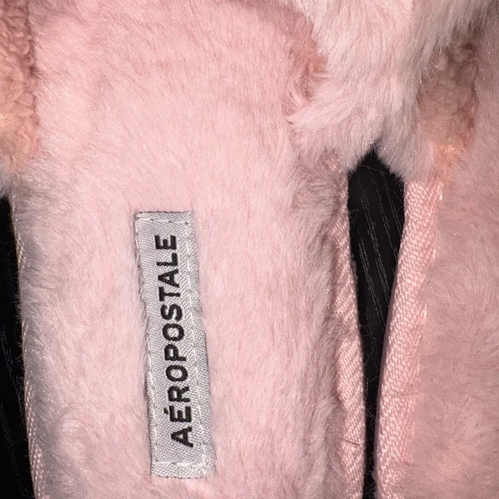 New Aeropostale kids Pink‎ Indoor or Outdoor Slippers